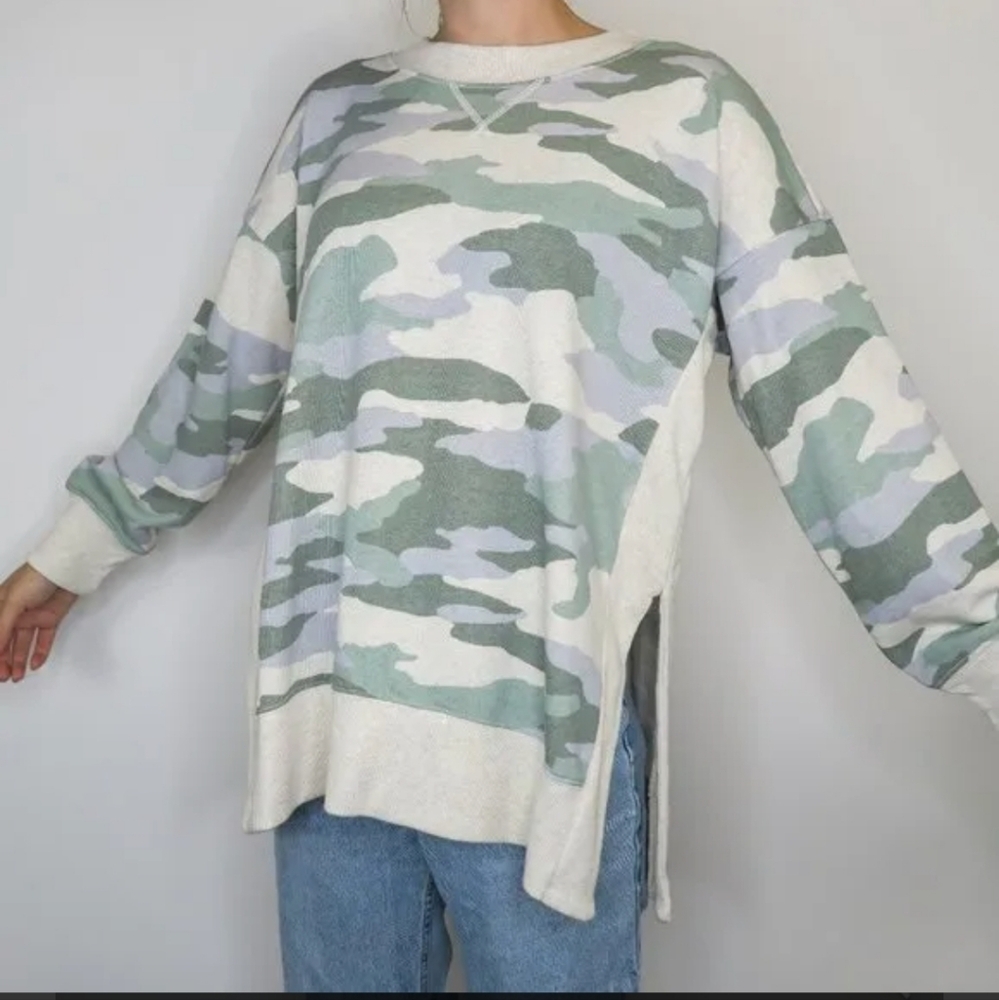 Aerie Camouflage Crew Neck Sweater - Green and Cream Sz L